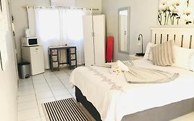 Sondela Bed & Breakfast
